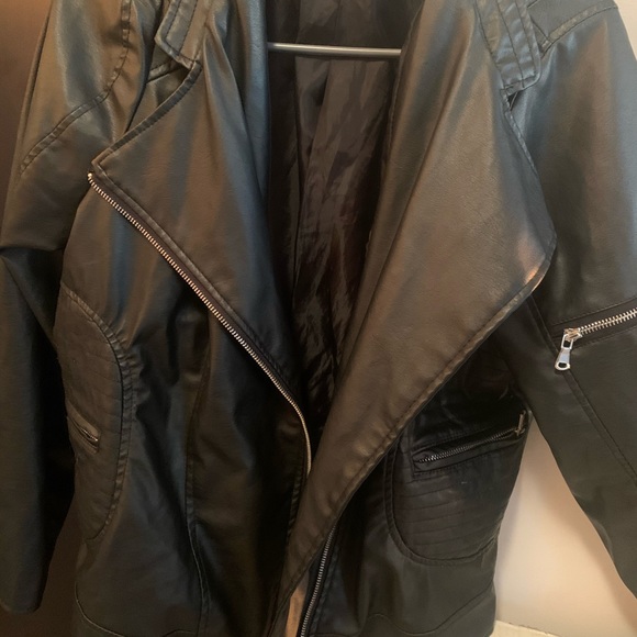 Super cute casual/dressy leather jacket! - Picture 2 of 2